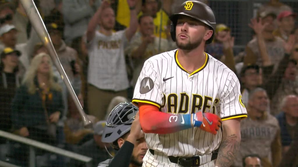 Front Row Seat: Padres offense shows up for comeback win