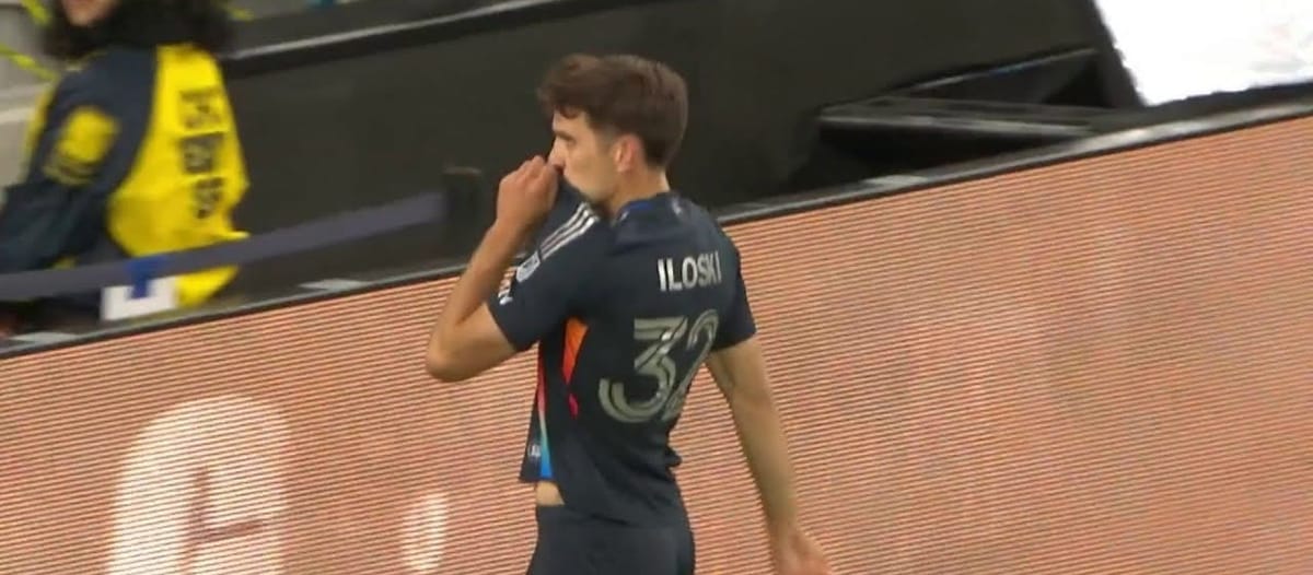 Weekend Recap: "Kissing the badge is a big deal"