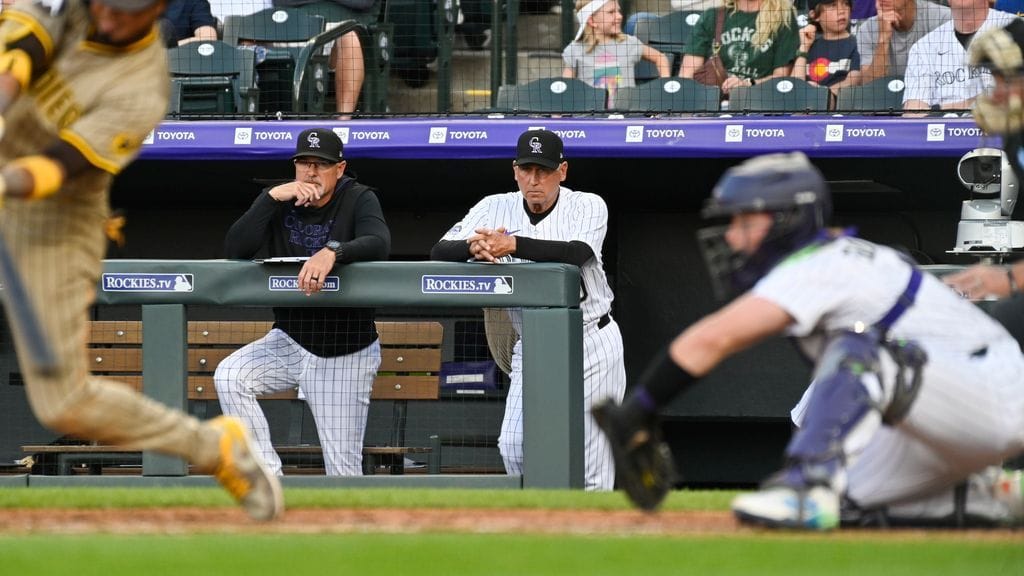 Front Row Seat: Padres head home, Bud Black fired