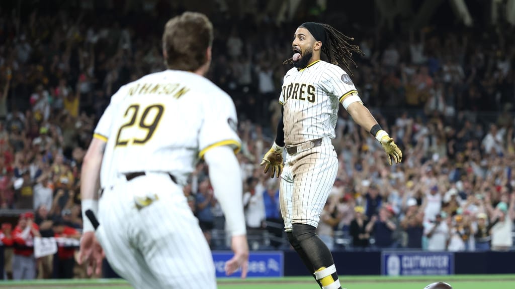 Front Row Seat: Tatis tops Reds with walk-off sac fly