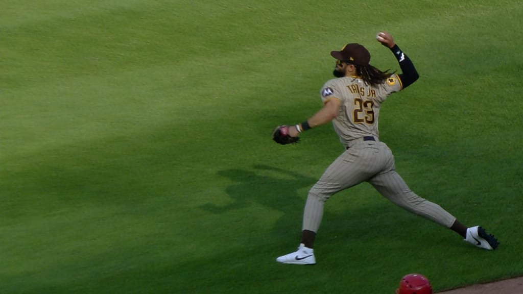 Fernando Tatis Jr. wins another Platinum Glove