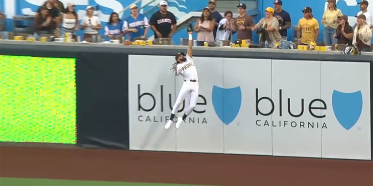 Front Row Seat: Tatis wins another Gold Glove
