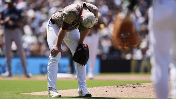 Front Row Seat: Padres swept at home by Mariners