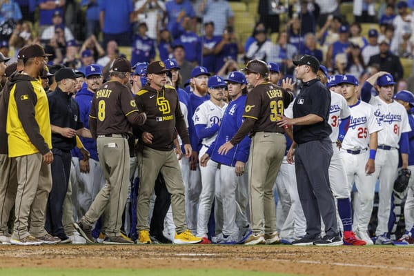 Front Row Seat: Padres alone atop NL West ahead of Dodgers series