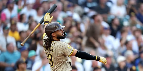 Front Row Seat: Tatis Jr. hits 1st HR in a month