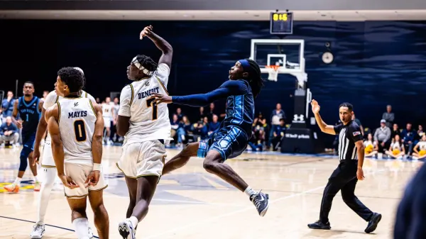 Front Row Seat: USD beats UCSD on buzzer-beater